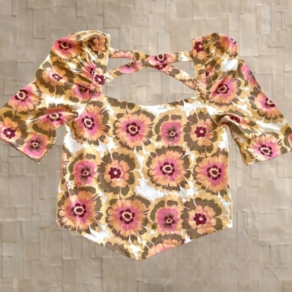 FREE PEOPLE NWT Give Me More Floral 1/2 Sleeve Fitted Open-Strap-Back Crop Top